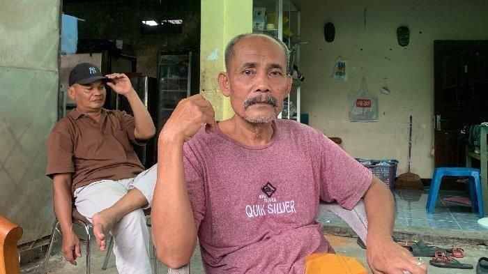 PEMBUNUHAN BRIGADIR NURHADI - Foto mertua Brigadir Nurhadi, Sukarmidi saat ditemui di rumahnya, keluarga Brigadir Nurhadi ungkap keinginan terakhir korban sebelum tewas. Kamis (10/7/2025).