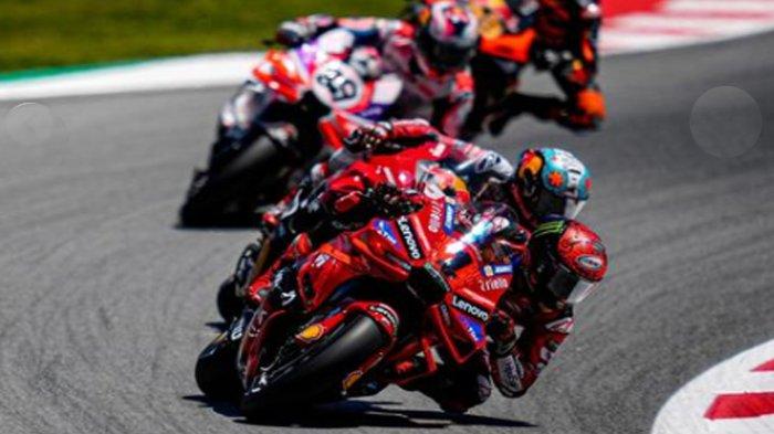 Francesco Bagnaia memimpin di balapan utama MotoGP Catalunya 2024, Minggu (26/5/2024)