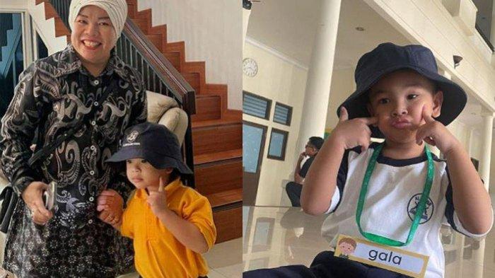Gala Sky pertama kali masuk sekolah diantar neneknya Dewi