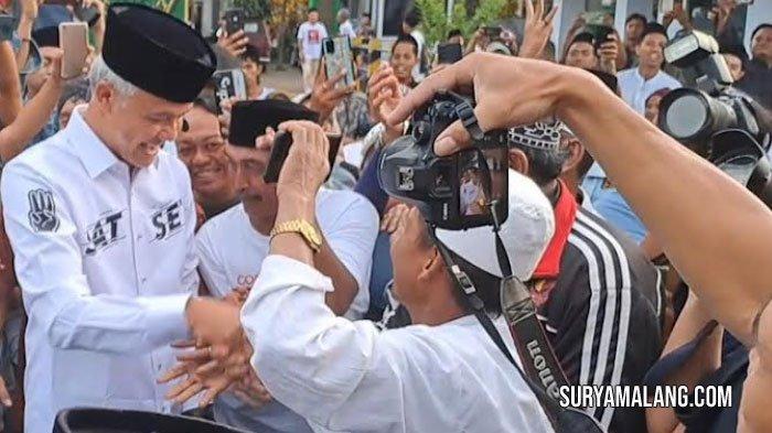 Calon Presiden nomor urut 3, Ganjar Pranowo melakukan safari politik bertemu kiai kampung di Pondok Pesantren Babussalam, Desa Banjarejo Kecamatan Pagelaran, Kabupaten Malang, Selasa (30/1/2024).