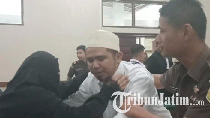 Gus Samsudin, divonis bebas dalam sidang lanjutan di Pengadilan Negeri (PN) Blitar, Jawa Timur
