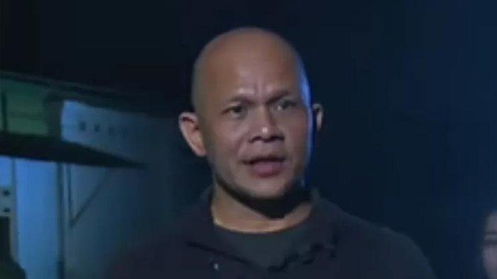 Harry Pantja saat memandu acara Dunia Lain