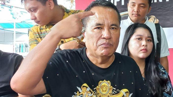 Hotman Paris saat dijumpai di Kelapa Gading, Jakarta Utara, Minggu (17/3/2024).
 