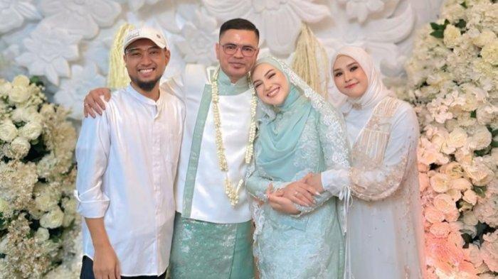 Irish Bella dan Haldy Sabri bersama mak comblangnya Agus Trie dan Erlyanie