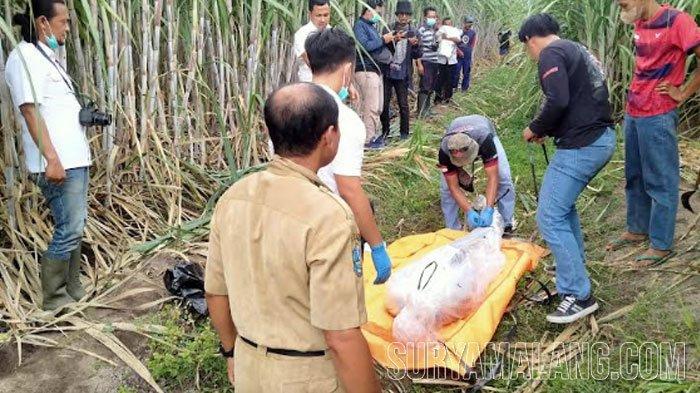 Warga Kecamatan Ringinrejo berdiskusi di balai desa
