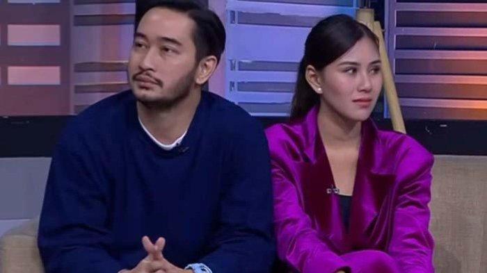 Jeje Govinda dan Syahnaz Sadiqah ketika hadir di Tonight Show