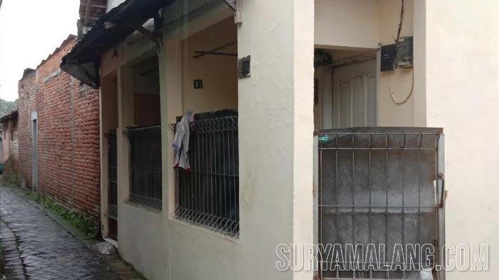 Rumah kos yang ditinggali pembunuhan dan pemutilasi berinisial AR di Jalan Sawojajar Gang 13 A No 12 RT 1 RW 3 Kecamatan Kedungkandang Kota Malang terpasang garis polisi, Jumat (5/1/2024).