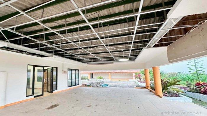 Kerusakan plafon jebol di show room milik dinas terkait yang juga menjadi penunjang Arjuno Agro Techno Park.