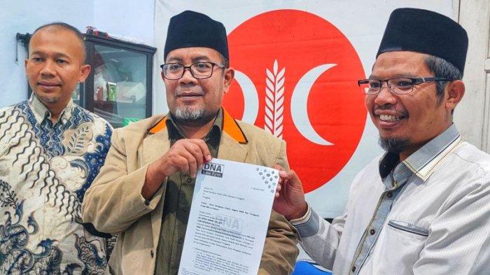 SOMASI - Ketua DPD PKS Trenggalek, Komarudin sampai saat ini Dasiran masih menjadi anggota DPRD Trenggalek dari Fraksi PKS karena belum dilakukan Penggantian Antarwaktu (PAW).