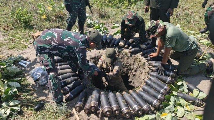KORBAN AMUNISI KEDALUWARSA - Foto diduga sumur tempat pemusnahan amunisi di Desa Sagara, Kecamatan Cibalong, Garut, Senin (12/5/2025). Pemusnahan bom tak layak pakai di lokasi tersebut menewaskan 13 orang. Satu korban bernama endang pamit ke keluarga pergi bekerja ke proyek bukan ke lokasi pemusnahan amunisi.