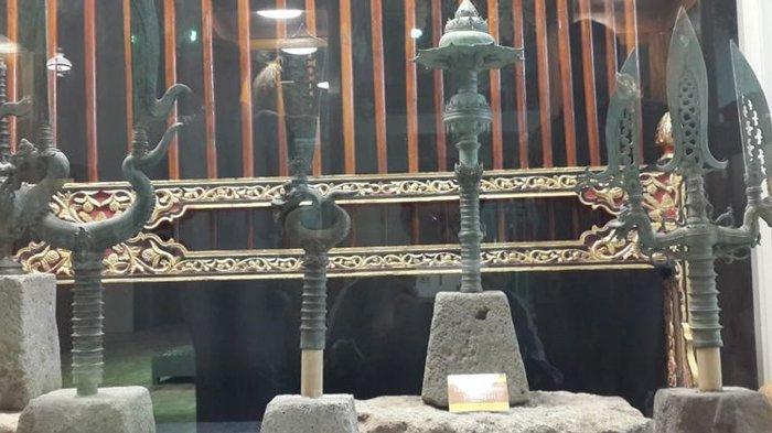 Koleksi pataka di Museum Ganesya, Kota Malang
