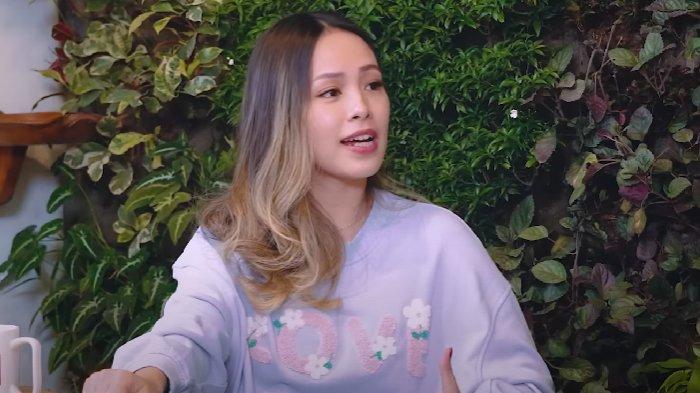 Lady Nayoan ketika hadir di Youtube Denny Sumargo