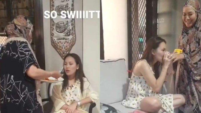 Momen Ayu Ting Ting makan masih disuapi Umi Kalsum 1