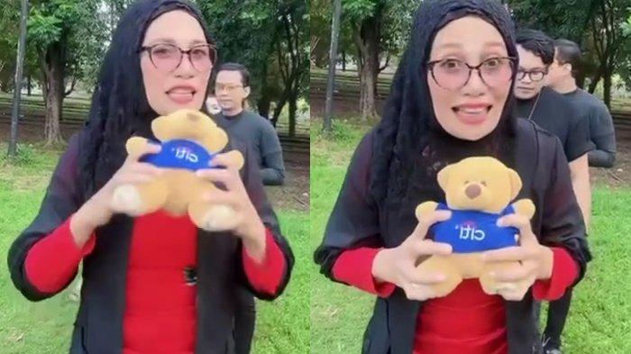 Nursyah memberi ucapan selamat untuk Gala Sky