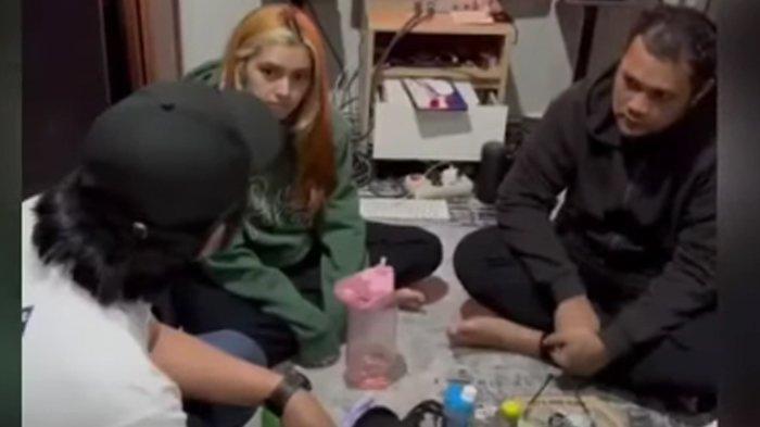 PA yang ditangkap bersama Virgoun di dalam kos