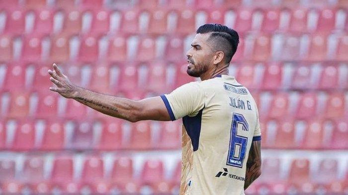 Pemain Arema FC, Julian Guevara, saat menghadapi Persik Kediri pada pekan ke-20 Liga 1 2023 di Stadion Kapten I Wayan Dipta, Bali, Senin (27/11/2023) sore.