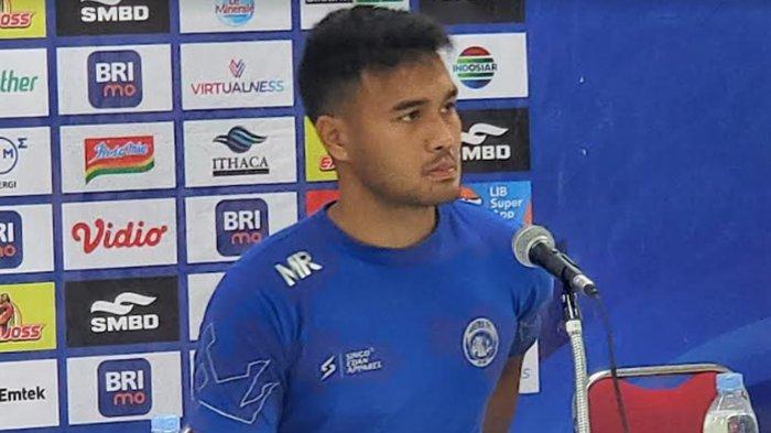 Pemain Arema FC, M Rafli saat hadir dalam jumpa pers sebelum pertandingan PSS Sleman Vs Arema FC pada Minggu (14/4/2024).