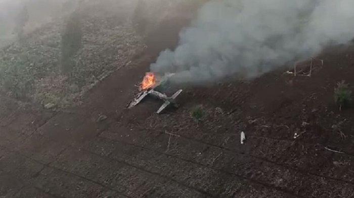 Pesawat TNI AU jatuh di lereng Gunung Bromo, tepatnya di sekitar Desa Keduwung, Kecamatan Puspo, Pasuruan, Jawa Timur, Kamis (16/11/2023).