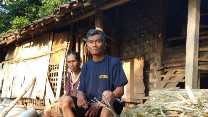 Potret rumah Tupan di atas bukit.