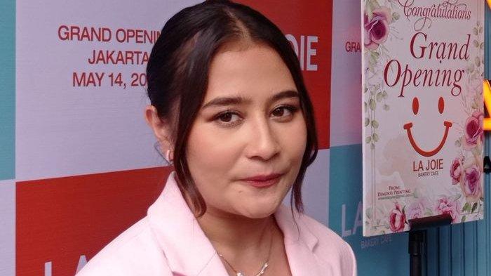Prilly Latuconsina ditemui di kawasan Pondok Indah, Jakarta Selatan, Minggu 14 Mei 2023