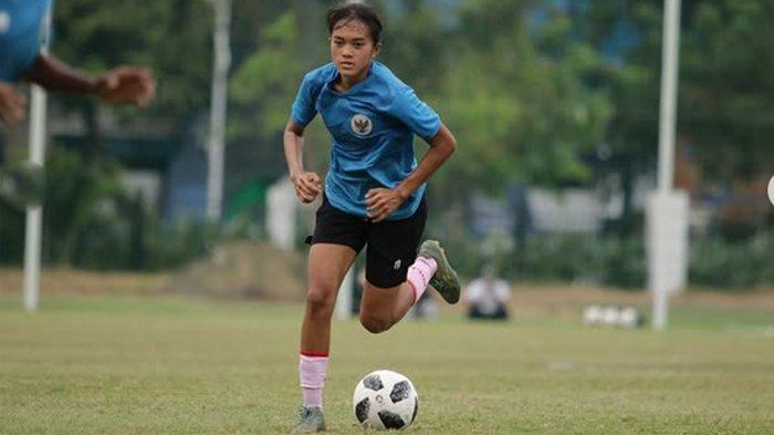 Reva Octaviani pemain Timnas Indonesia Putri bawa Garuda Putri Juara  AFF Womens Cup 2024