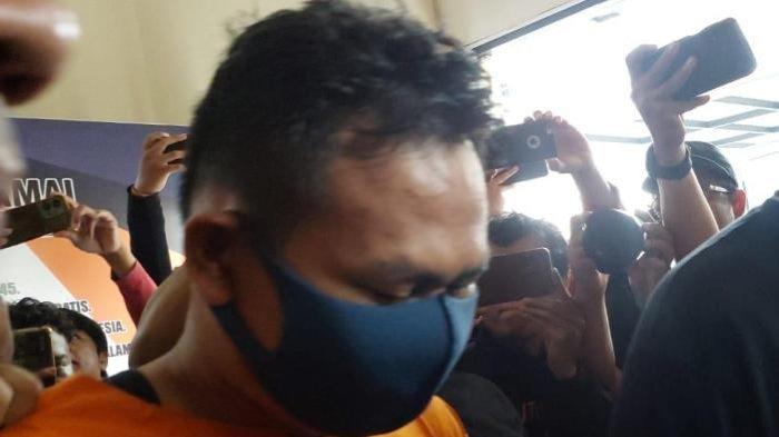 Rohmad Tri Hartanto (RTH) alias Antok (33).