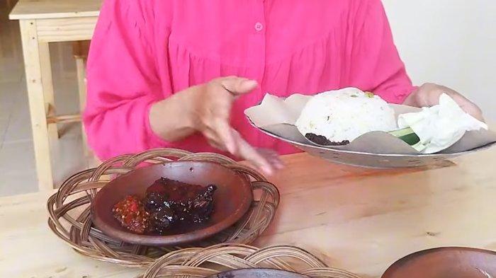 Rojo Sambel di-review oleh youtuber Riri Permata
