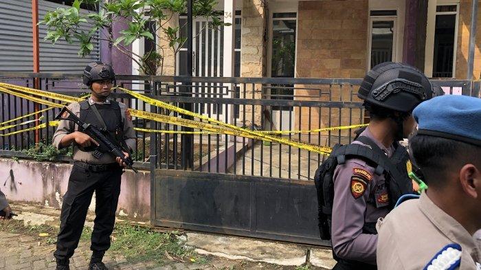 Rumah kontrakan terduga teroris di Perumahan Villa Syariah Bunga Tanjung Nomor 34, RT 1 RW 8, Desa Junrejo, Kecamatan Junrejo Kota Batu, Kamis (1/8/2024).