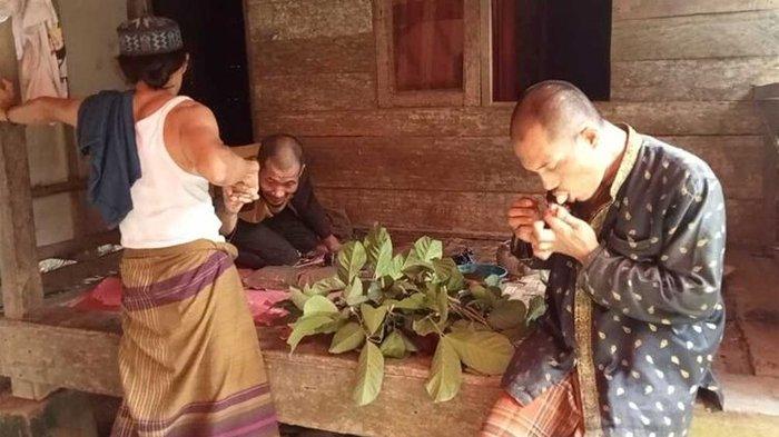 Satu keluarga di Kabupaten Lebak, Provinsi Banten mengalami kelumpuhan kaki