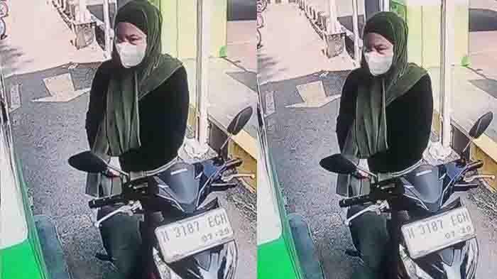 Sosok wanita berhijab maling helm di Stasiun Malang