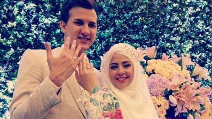 Stuart Collin dan Risty Tagor menikah