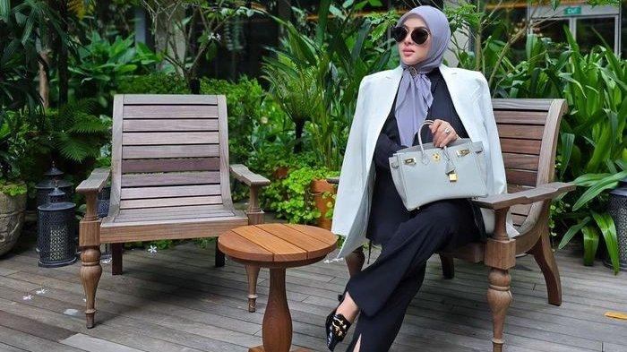 Syahrini Bagikan Foto Tutupi Perut