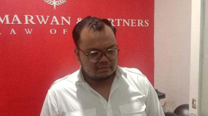 TUNTUT PERMOHONAN MAAF - Penasehat Hukum terduga korban pelecehan, QAR, Satria Marwan SH MH. Diketahui, pihaknya menunggu dan menuntut sikap Persada Hospital Kota Malang untuk mengeluarkan permohonan maaf secara resmi dan terbuka ke korban.