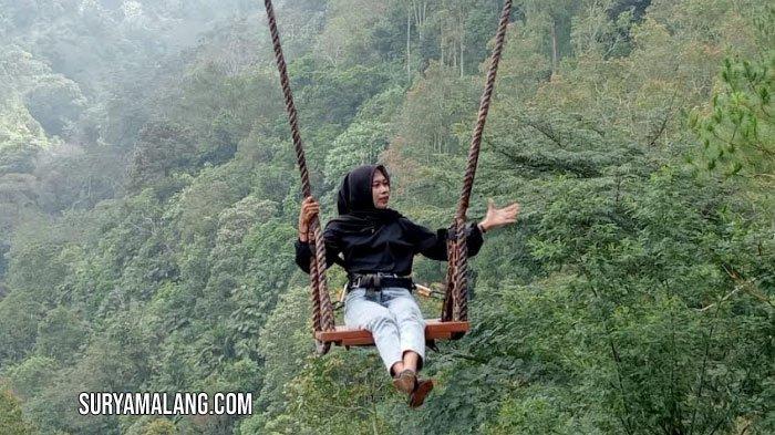 Rekayasa lalu lintas selama libur Lebaran 2024 menggiring wisatawan ke Telaga Sarangan saja. Padahal, banyak destinasi wisata bagus di Magetan. Misalnya, Taman Wisata Genilangit di Kecamatan Poncol dan Bumi Perkemahan Alastuwo
