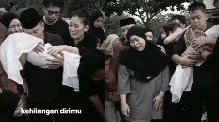 Tangis Pilu Syifa Adik Ayu Ting Ting Lepas Kepergian Bayinya di Pemakaman, Keluarga Syok