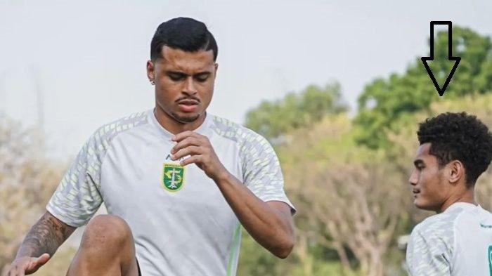 Yan Victor dan Mikael Tata saat berlatih bersama Persebaya Surabaya, Senin (6/11/2023).