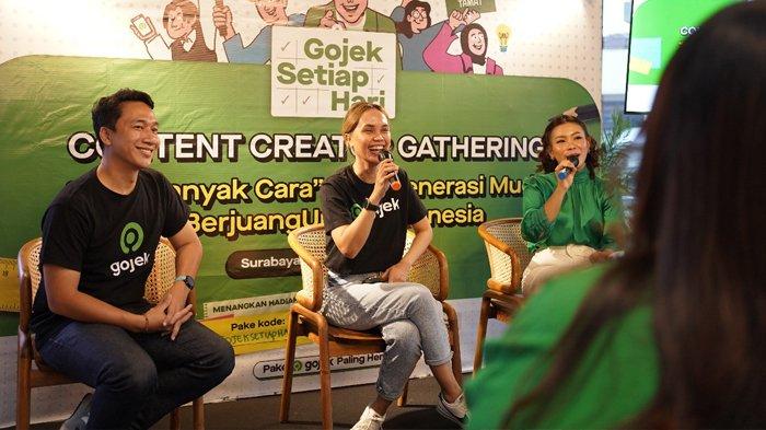 Zeinda Rismandari- Head of User Growth Gojek wilayah Jawa Timur, Bali, dan Nusra menyampaikaninformasi teknis untuk mengikuti program #GOJEKSETIAPHARI bagi Content Creator di Malang dan Jawa Timur
