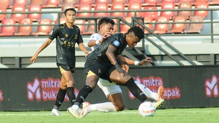 Pertandingan Arema FC Vs Madura United berakhir dengan skor 1-1 membuat kecewa pemain Singo Edan, Sabtu (28/10/2023)