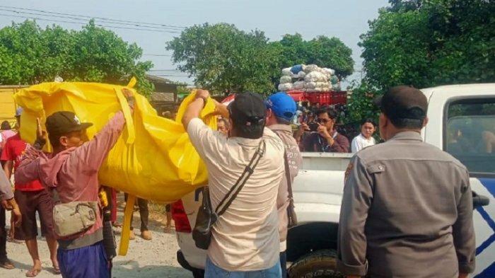 Warga Merayakan Sajian Sirsak Ratu di Kecamatan Kayen Kidul