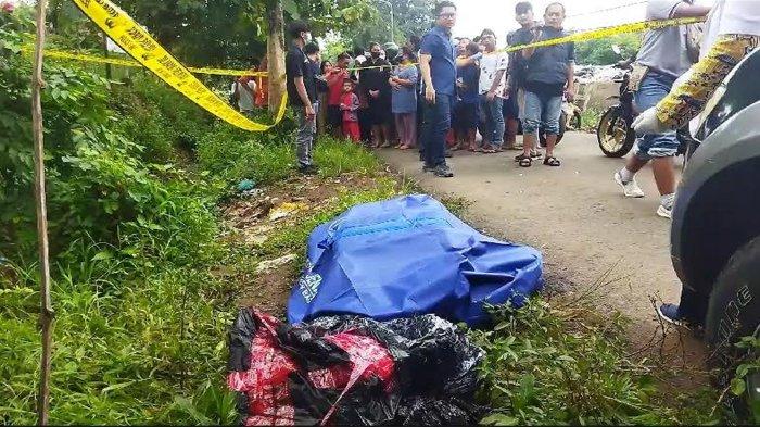 Masyarakat Desa Dadapan, Kecamatan Kendal, Kabupaten Ngawi, dihebohkan dengan temuan paket tas koper terbungkus rapi, di sebuah selokan, yang ternyata berisi potongan tubuh wanita korban mutilasi, Kamis (23/1/2025) sekira pukul 09.00 WIB.