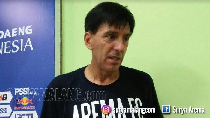 Milan Petrovic, pelatih Arema FC.