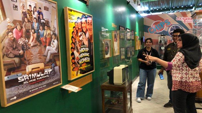 Museum ini merupakan Museum Srimulat pertama di Indonesia. Lokasinya berada di Jalan Mardian Desa Bumiaji, Kota Batu. 