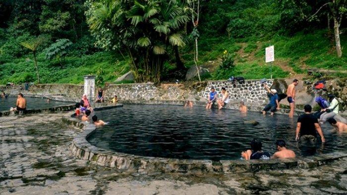 Pemandian Air Panas Cangar, wisata legendaris di Kota Batu.