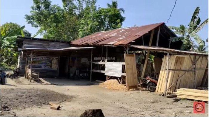 rumah Sridevi DAcadaemy pemenang kontes DAcademy 5 di kampung halaman