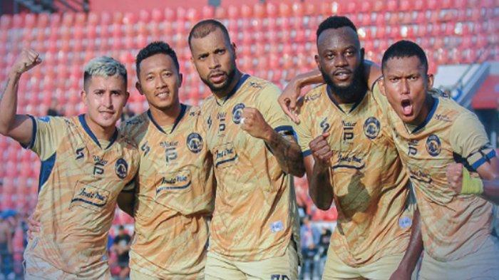 Hasil skor sementara Arema FC VS PSS Sleman adalah 1-0 di babak pertama laga Pekan 14 Liga 1 2023-2024 di stadion Kapten I wayan Dipta, Gianyar Bali, Sabtu (30/9/2023) sore ini.