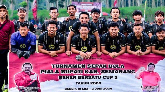 Foto tim yang bermaterikan para pemain Liga 1 , peserta Turnamen Tarkam Bener Bersatu Cup 2024 yang berakhir ricuh di Lapangan Pule Tugu Bener, Tengaran, Kabupaten Semarang pada Minggu (26/4/2024)