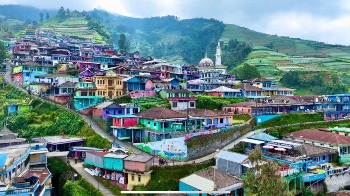 Nepal Van Java Dusun Butuh, Kecamatan Kaliangkrik, Magelang, Jawa Tengah di kaki Gunung Sumbing.