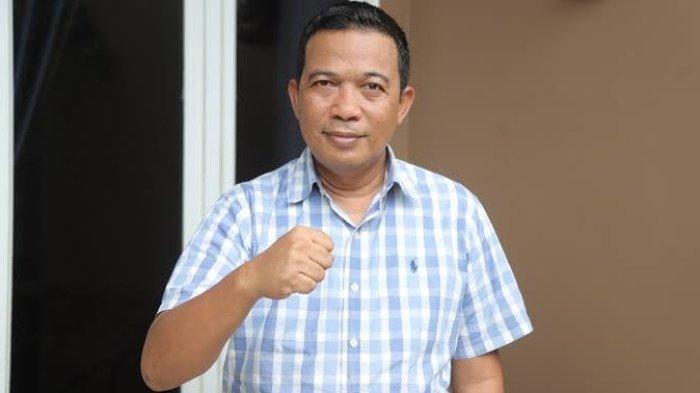 ATASI KEMACETAN - Ketua DPRD Kota Tangerang Rusdi Alam menyoroti kemacetan yang pangkalnya disebabkan kondisi di ujung Jalan Buroq Kota Tangerang. Pihak DPRD Kota Tangerang disebut Rusdi sudah menyiapkan sejumlah langkas untuk mengatasi kemacetan tersebut.