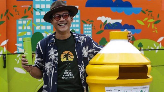 RIDERS ARTIS - Penyanyi Nugie menanggapi ramainya persoalan riders musisi. Menurutnya, tak perlu dibesarkan karena penyanyi punya keinginan sendiri-sendiri, Rabu (16/7/2025).