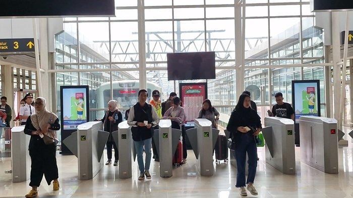 Kereta Commuter Indonesia (KCI) menargetkan okupansi atau tingkat keterisian tempat duduk penumpang untuk Kereta Api Bandara Soekarno-Hatta mencapai 5.143.000 orang.